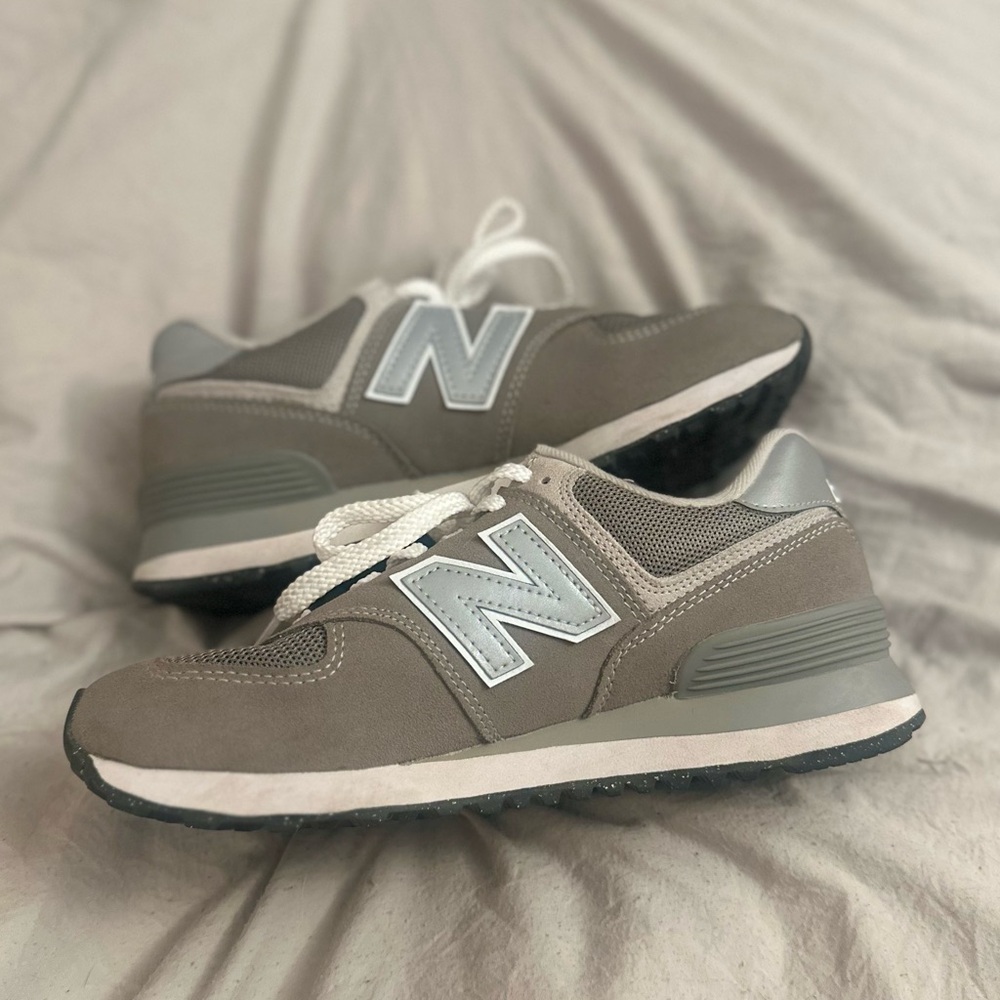 New Balance Classic 574 Women’s 7 Shoe